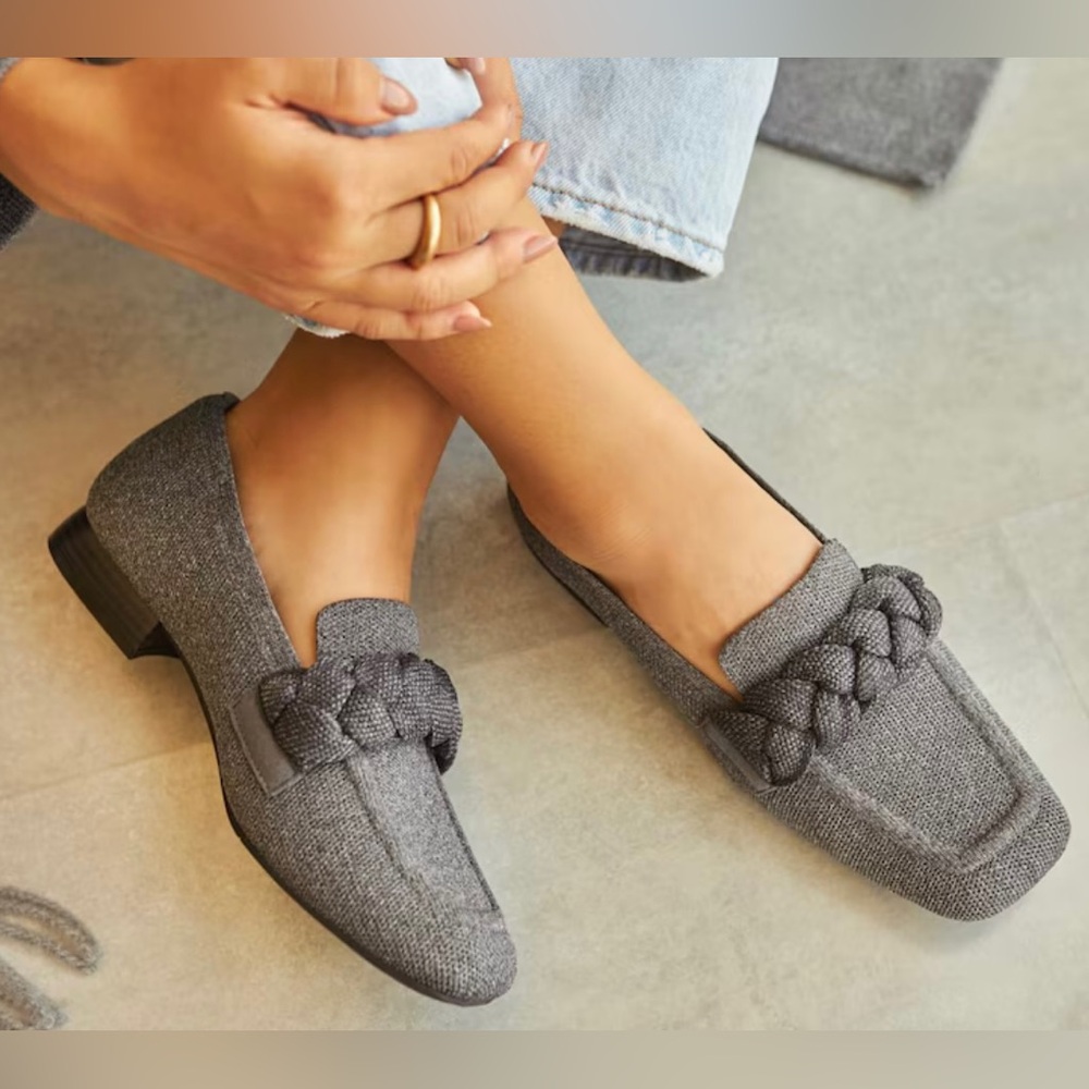 VIVAIA Square-Toe Knot Loafers (Caitlin 1.0)